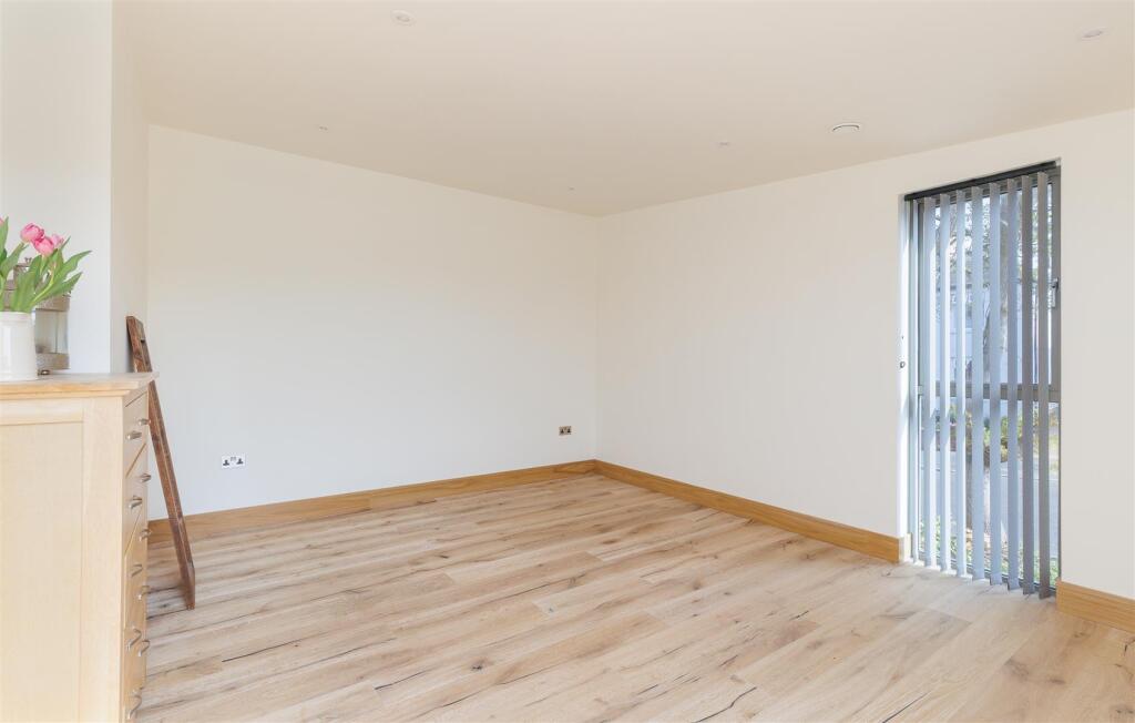 Bedroom 2-2