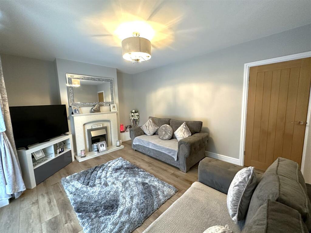 Lounge With French Doors 160