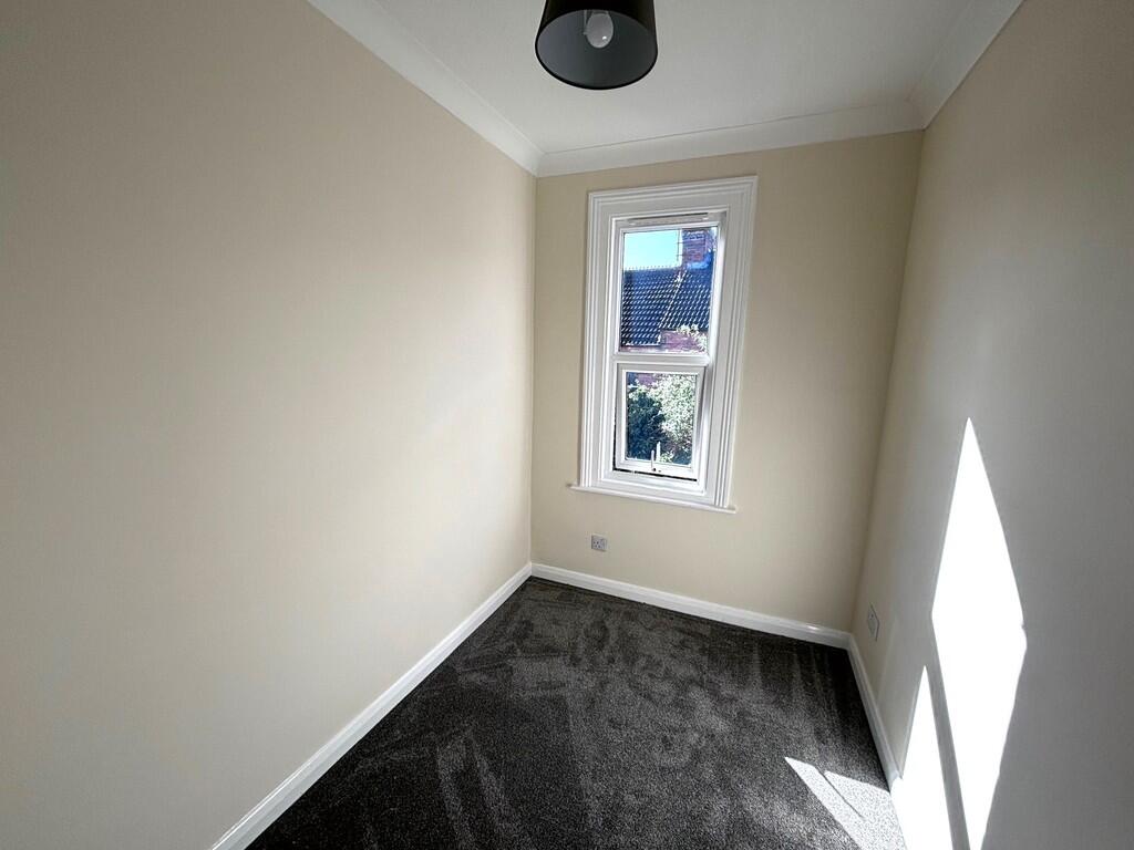 Small Bedroom 