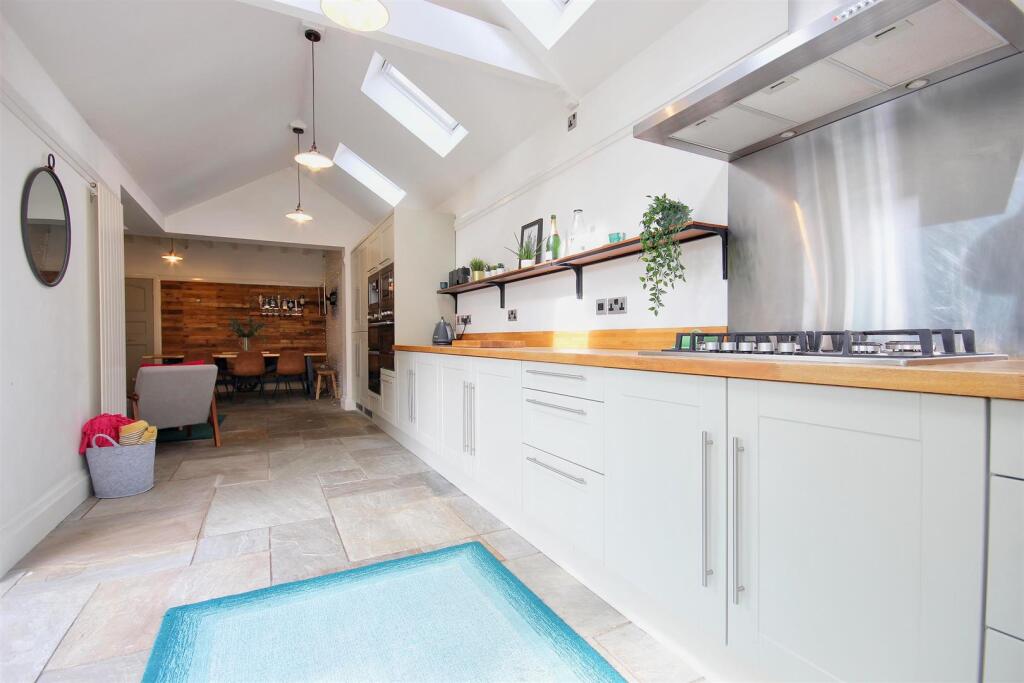 COMBINED DAY ROOM &amp; DINING KITCHEN