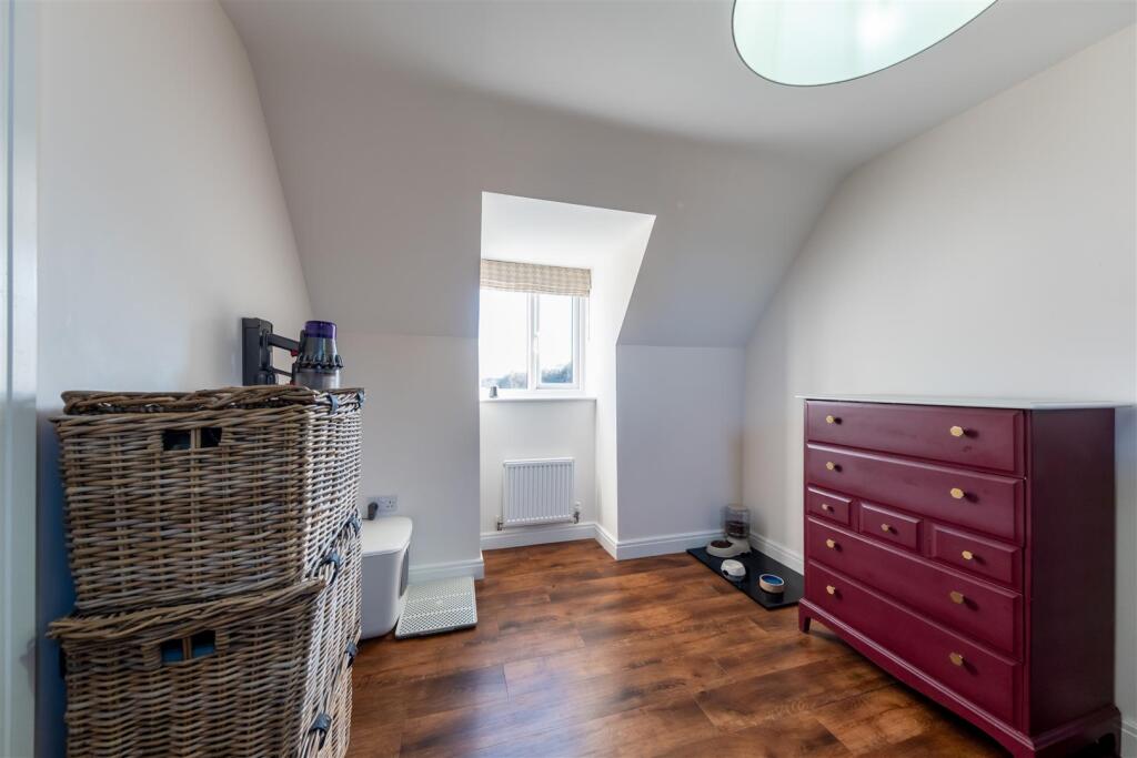 27 Shakerley Close-030.jpg