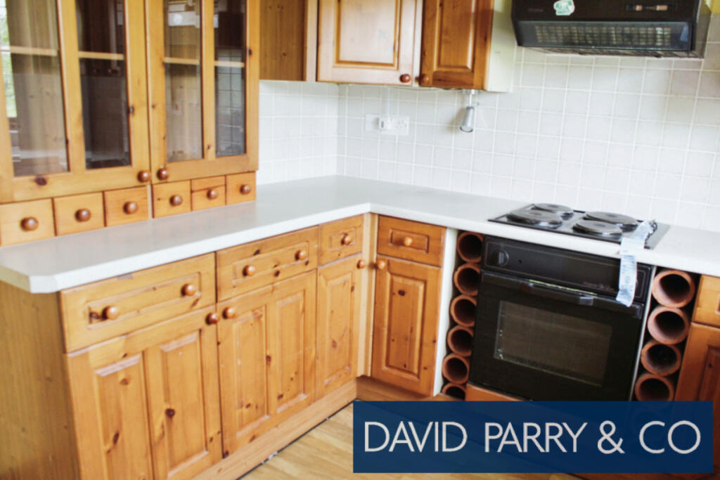 DETACHED COUNTRY PROPERTY