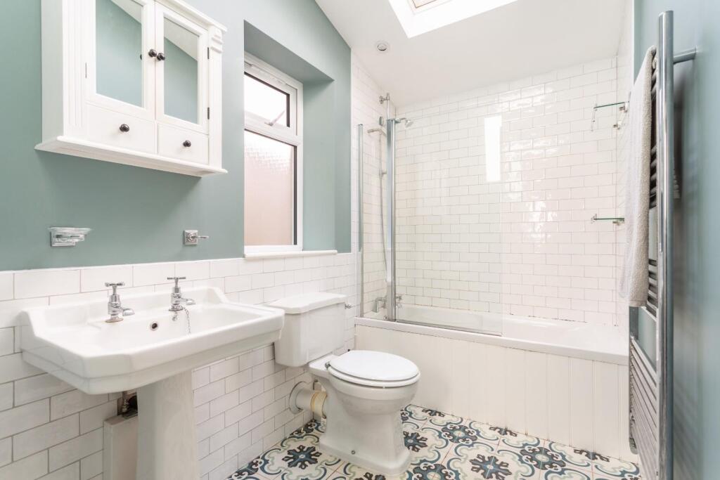 bathroom (1).jpg