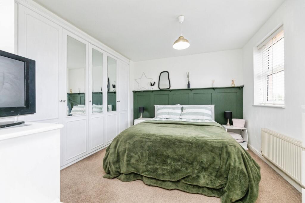 pbox-bedroom-346909.jpg