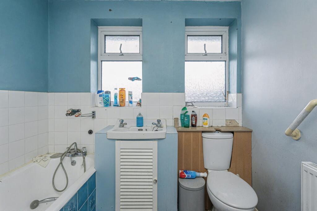 24 Rosemary Lane, Blackwater, Camberley, Hampshire, GU17 0LT