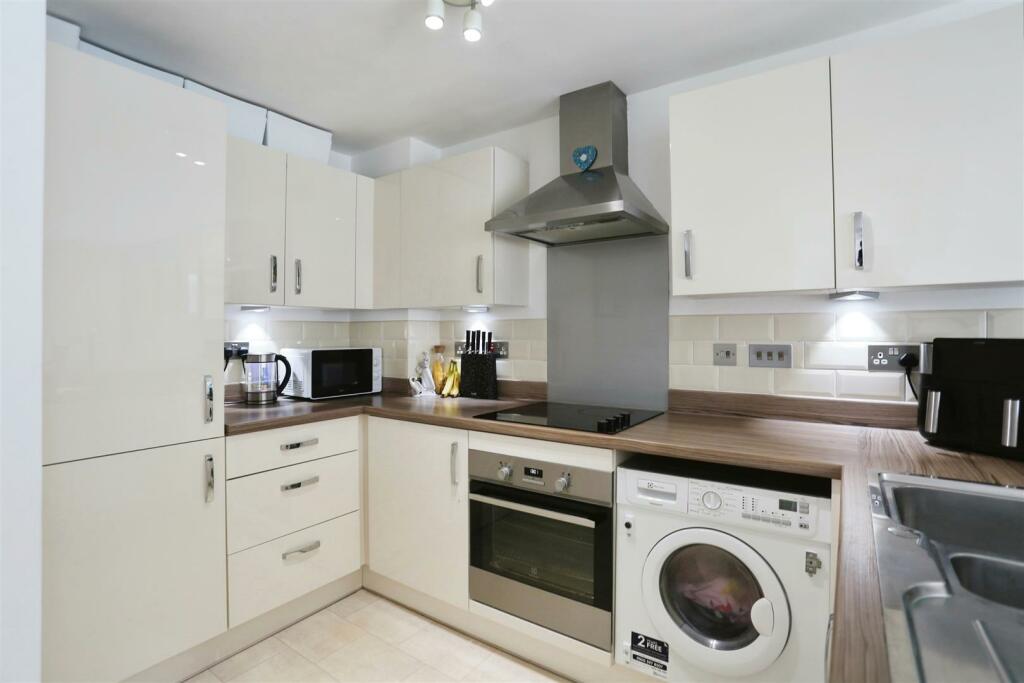 Open Plan Kitchen / Diner / Living Space