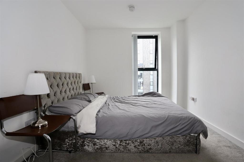 Master bedroom.JPG