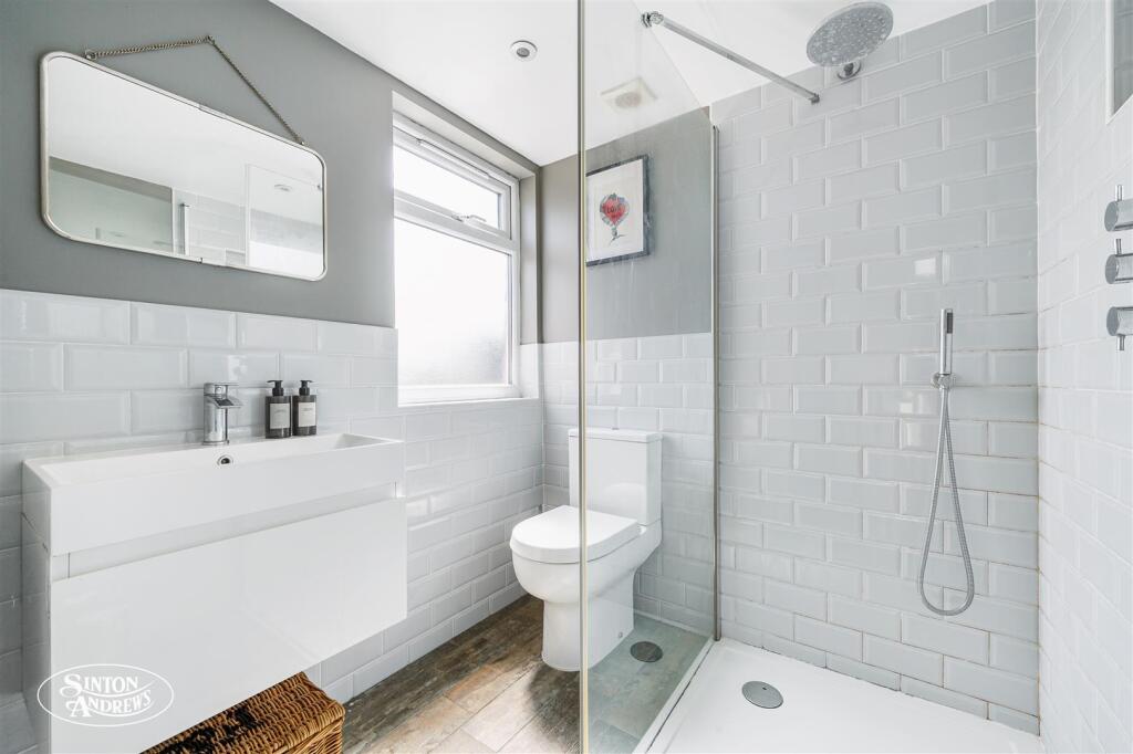 10 Elthorne Avenue-19.jpg