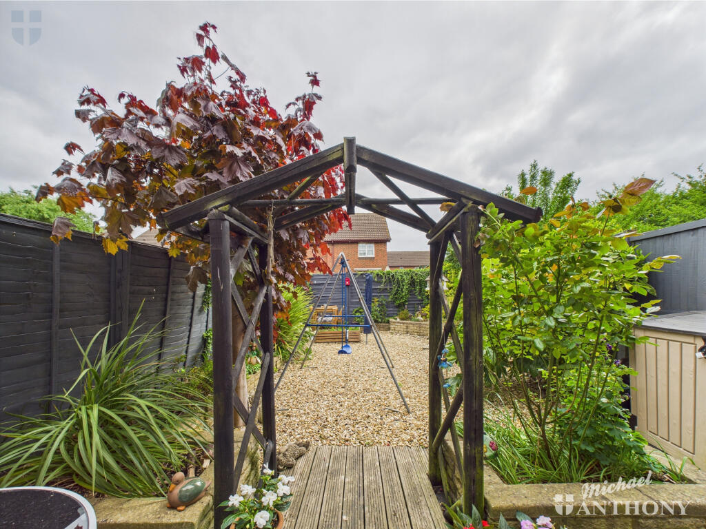 CAM03218G0-PR0633-STILL015