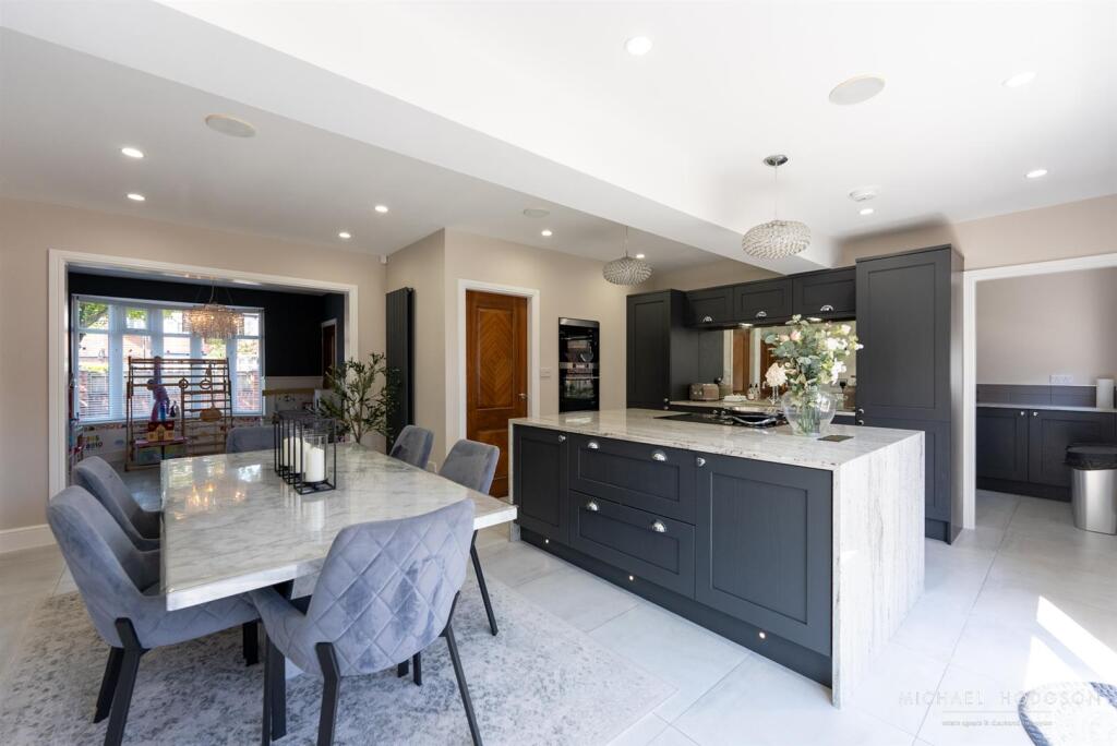 Dykelands Road-15.jpg