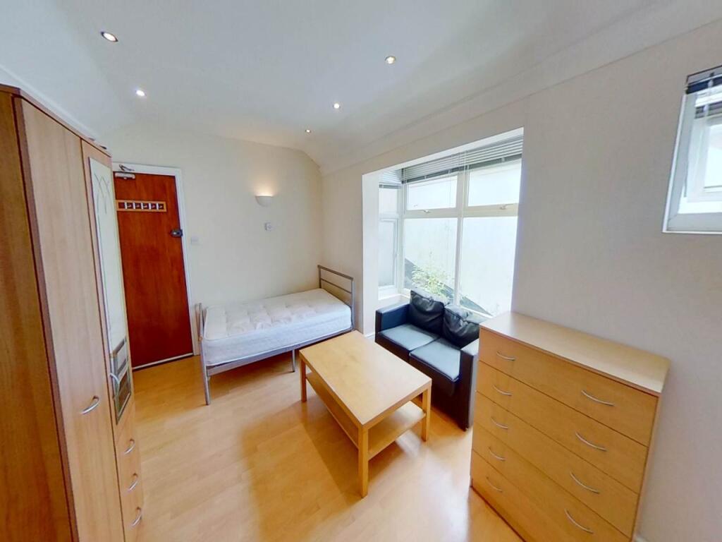 F3-33-Woodville-Road