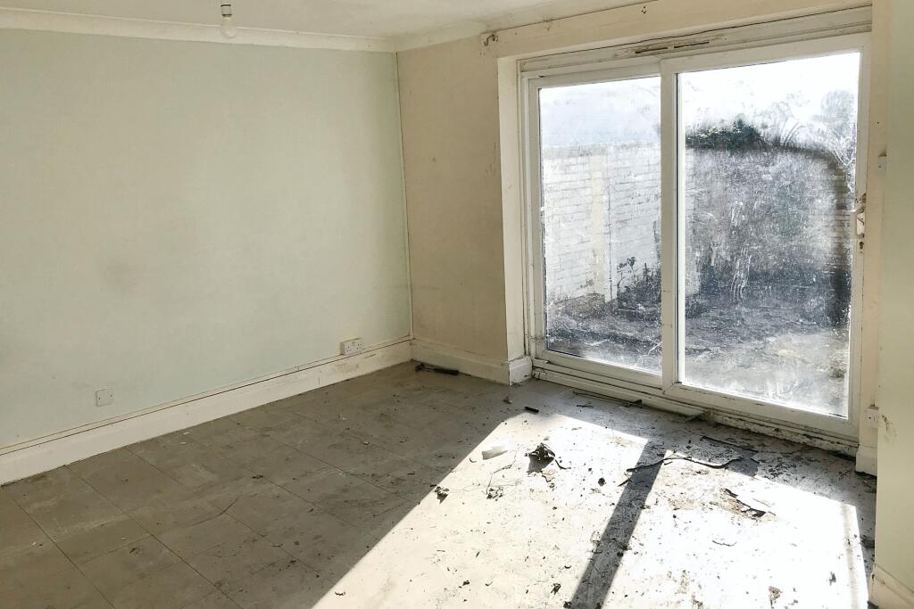 10 Buckerills, Pitsea, Basildon, Essex, SS13 3EP
