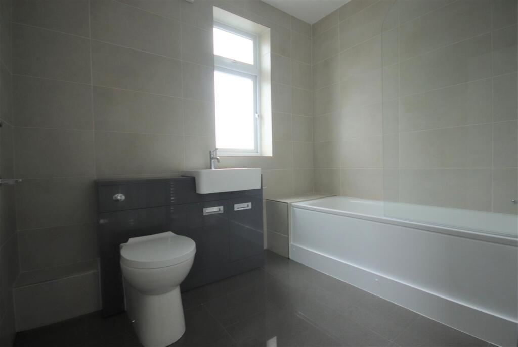 Earlswood Gardens, Ilford