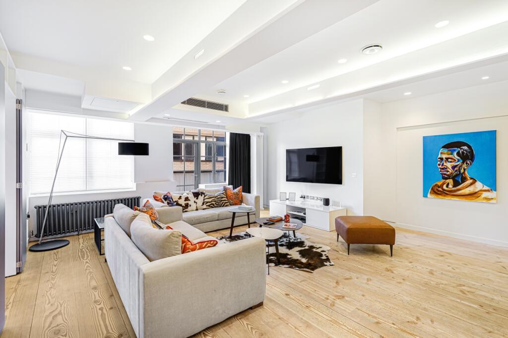 34 The Regent Lof...