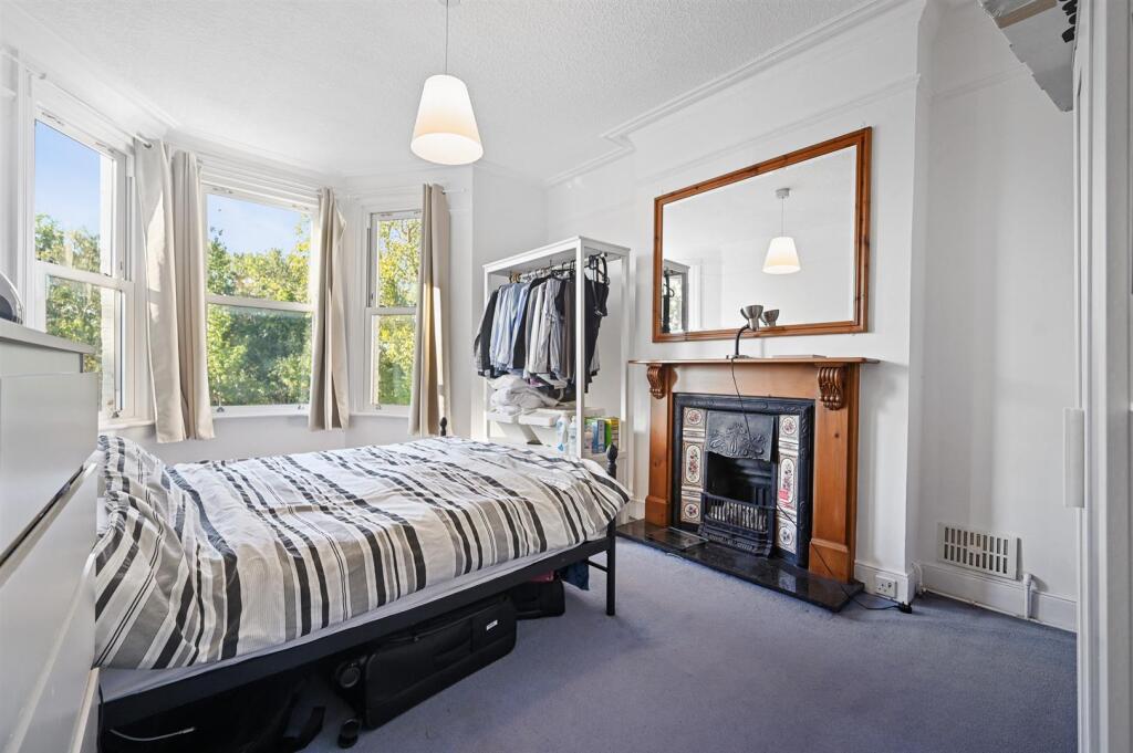 RCLR- FFF 29 minster road- bedroom 3 (1).jpg