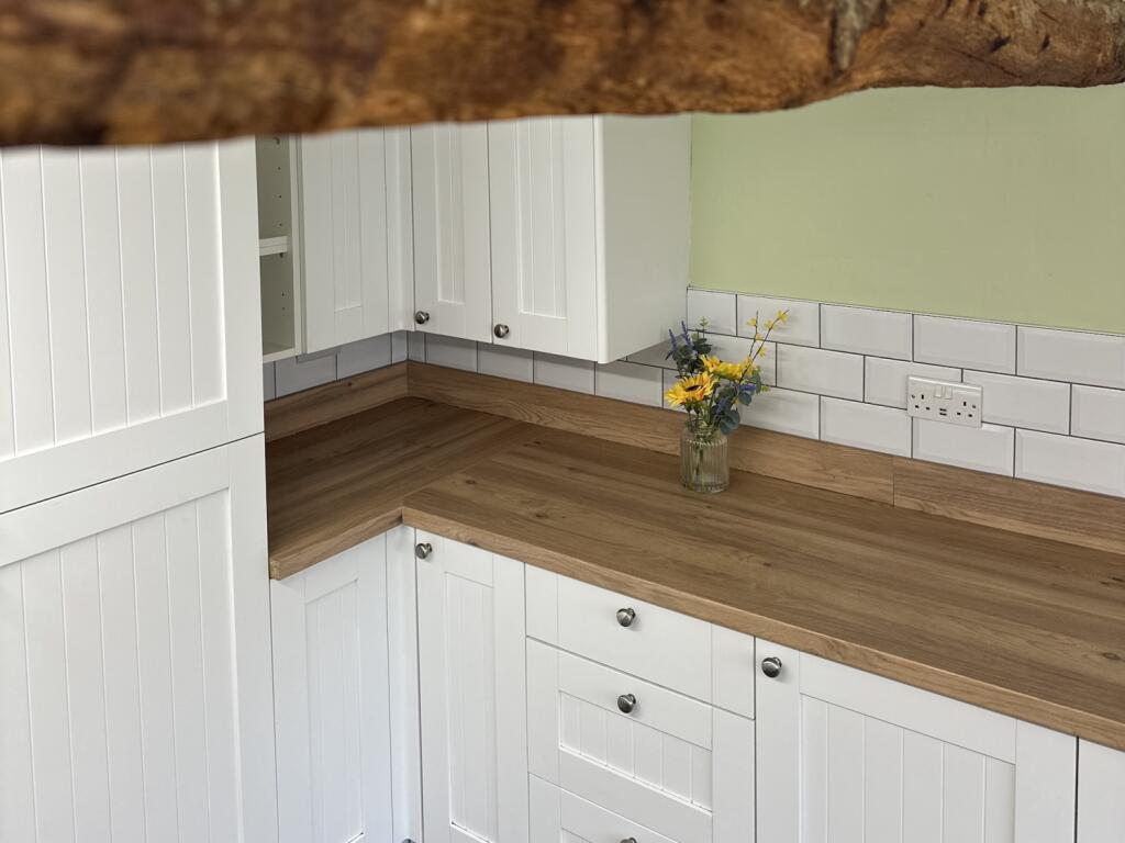 EweMove South Molton - East Street - Kitchen Beam