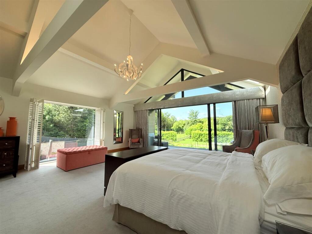 principle bedroom 1.jpg