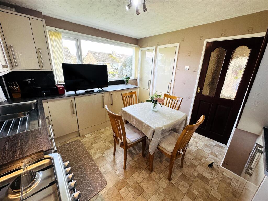 Kitchen Diner.1.jpg