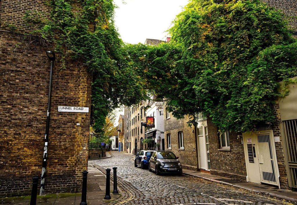 rotherhithe_village.jpeg