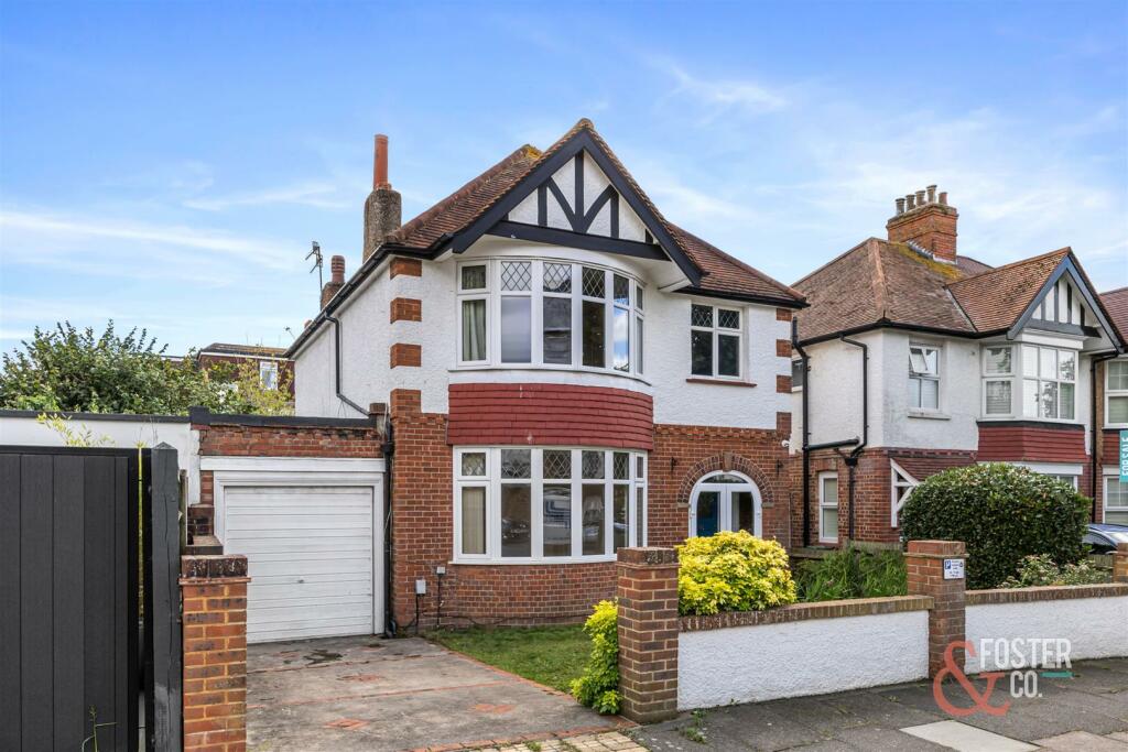 Braemore Road, 77-027.jpg