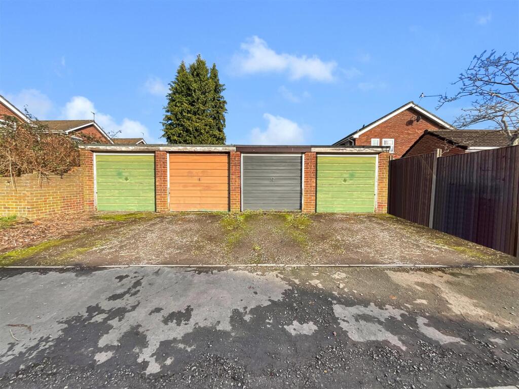 Garage &amp; Parking