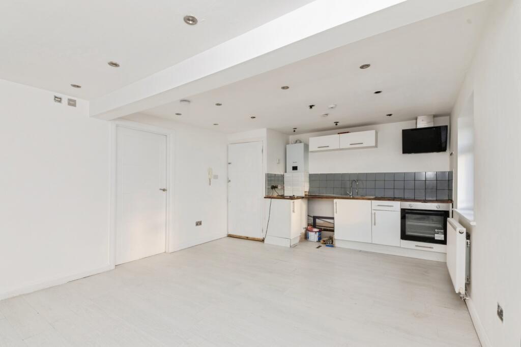 Kitchen/Living Area