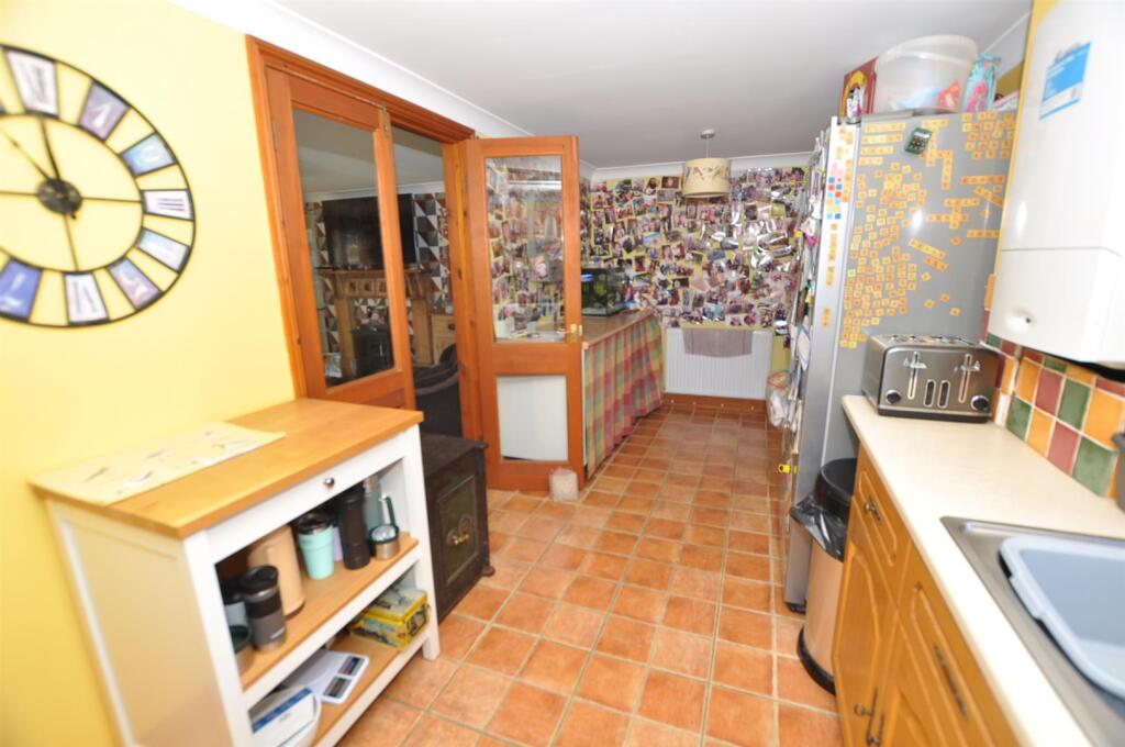 Kitchen/Breakfast room 5.3m x 2.37m