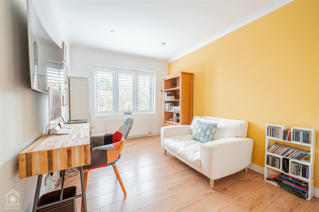 7 Ariel Close-04.jpg