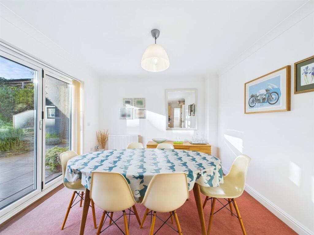 8 - 4 bed detached house.jpg