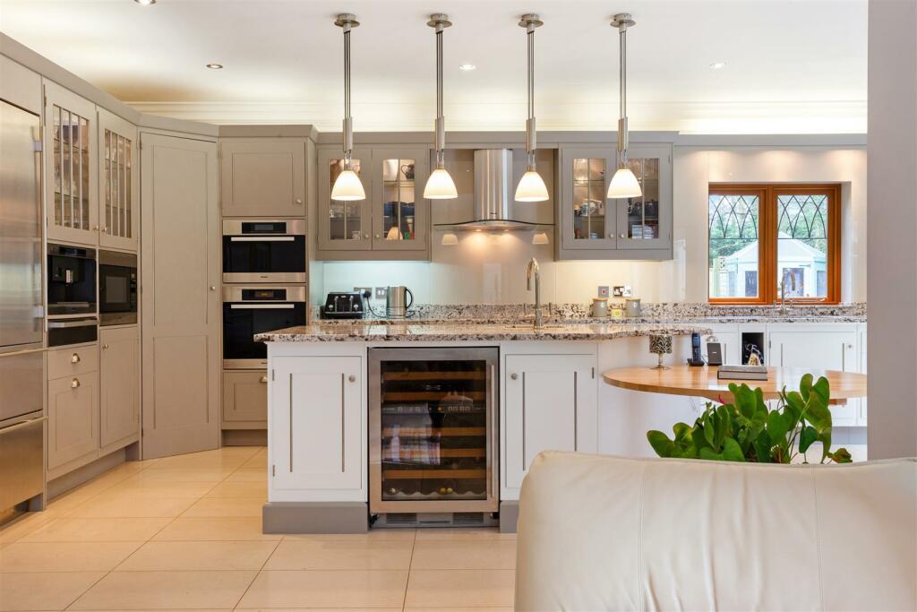 67370_3 Bury Road Poole (8).jpg