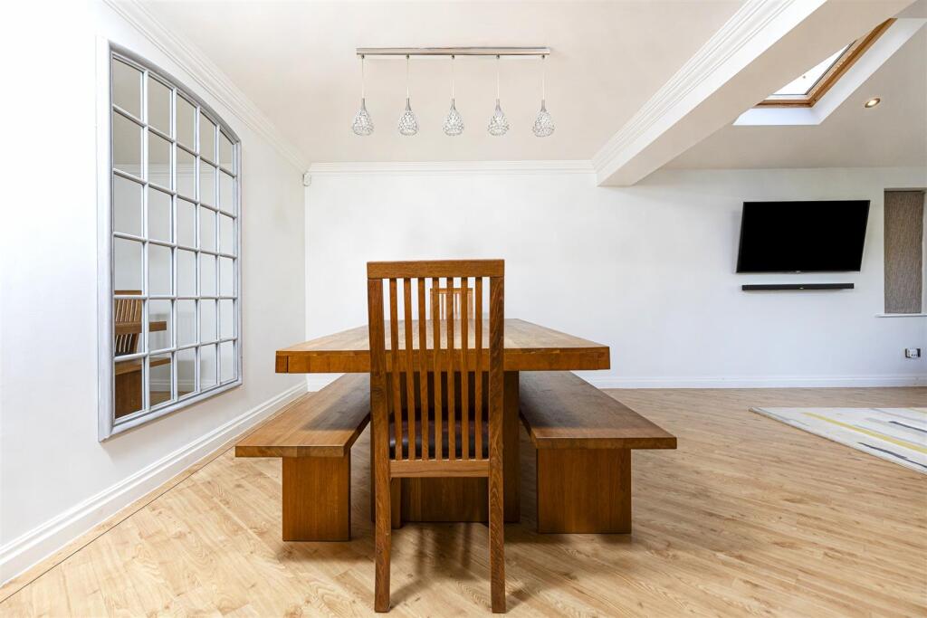 Bramleys Estate Agents - Crow Lees Gardens (9).jpg