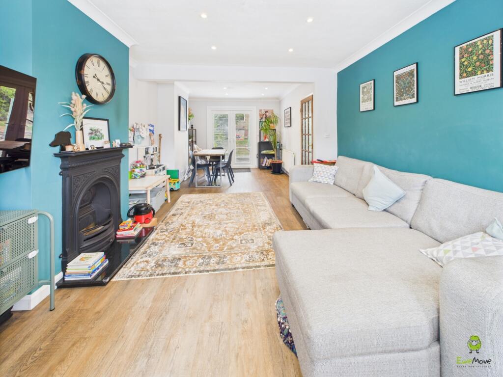  Presented by Clinton at EweMove Bexleyheath and D