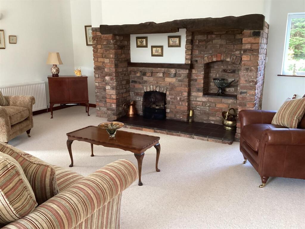 Lounge Photo.jpeg