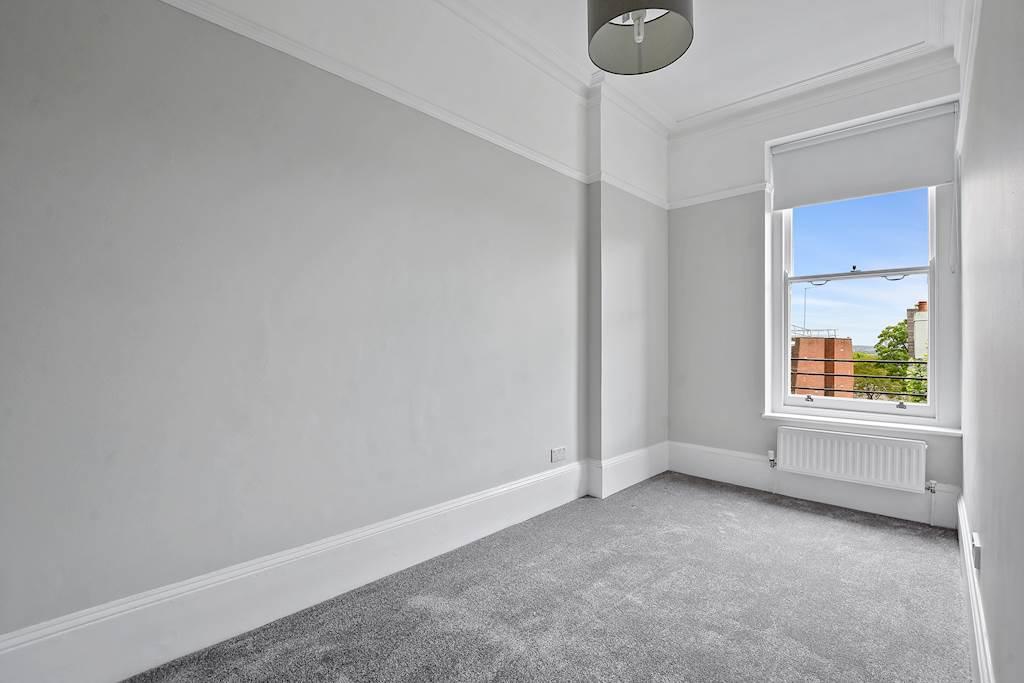 6 Bedroom 1.jpg