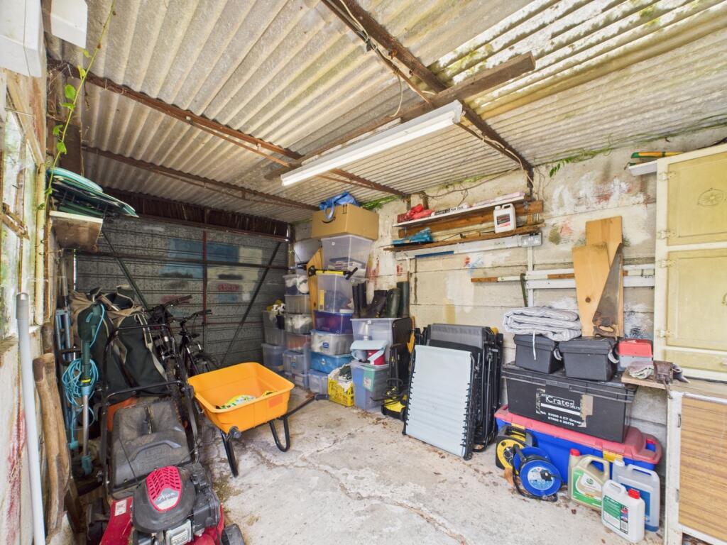 CAM01740G0-PR0434-STILL024