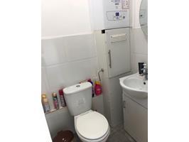41 Coronation bathroom.JPG