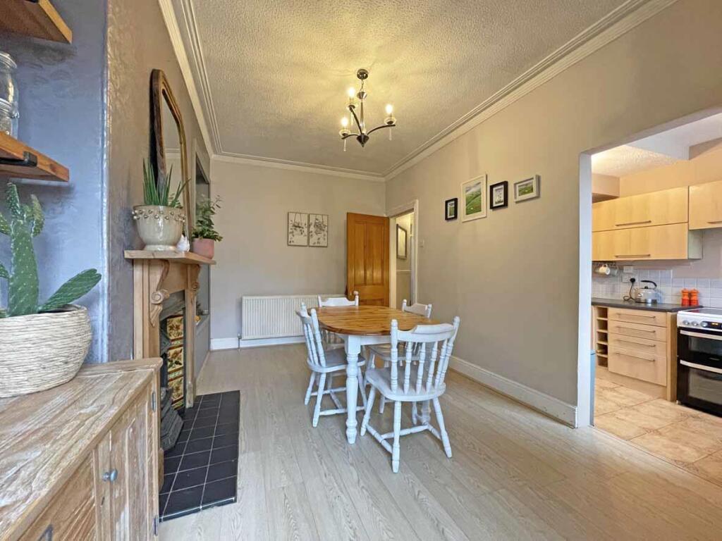 Edgecumbe Park Road 27 Dining Room 2...jpg