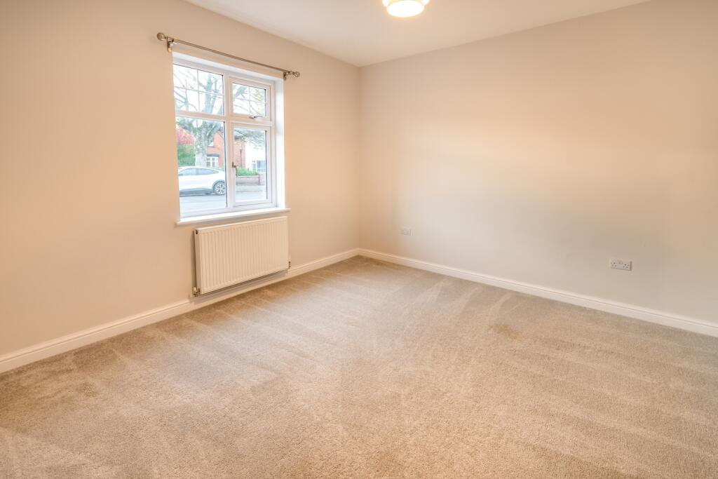 EweMove Estate Agent Scunthorpe - Bedroom 1
