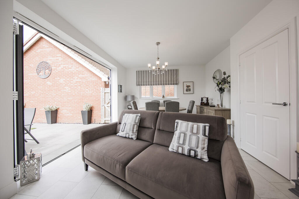 Family Dining Are...