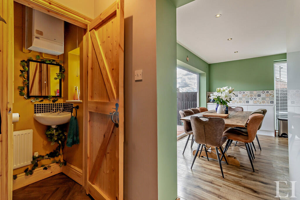 8660207-interiorW...