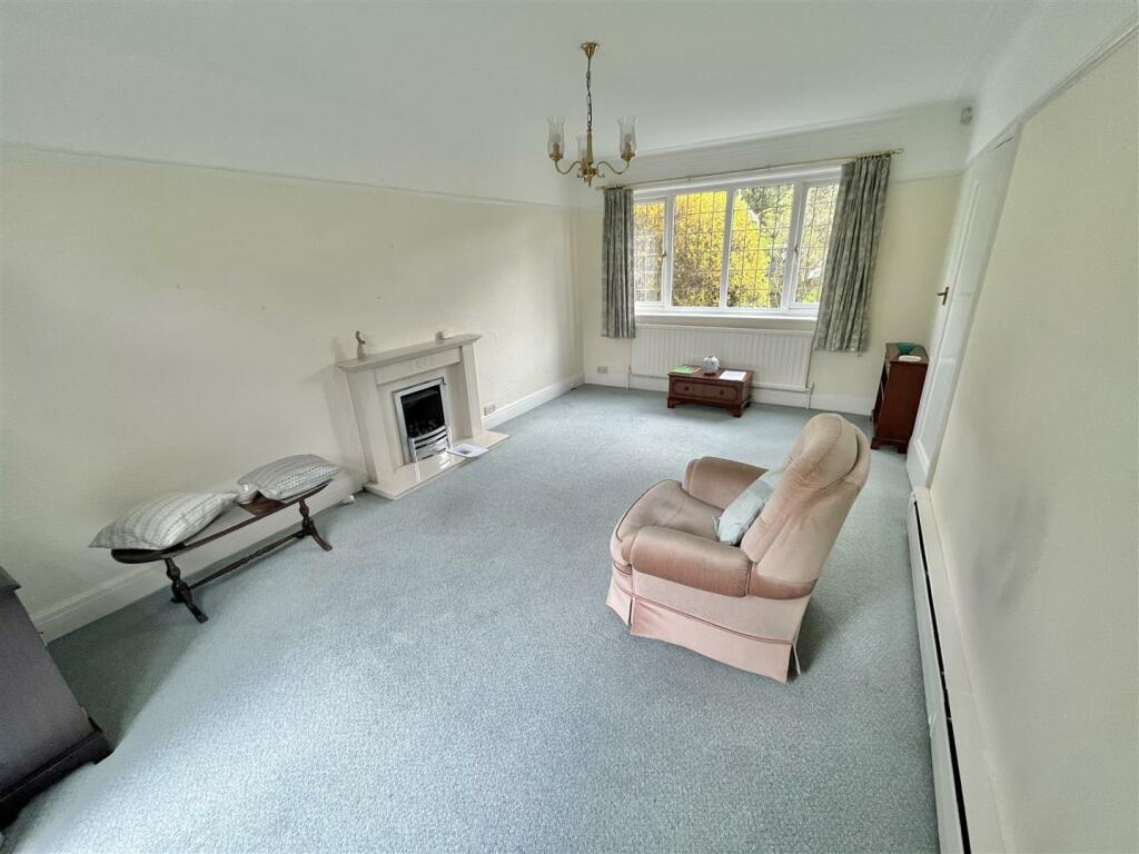 Lounge Aspect 3.jpg