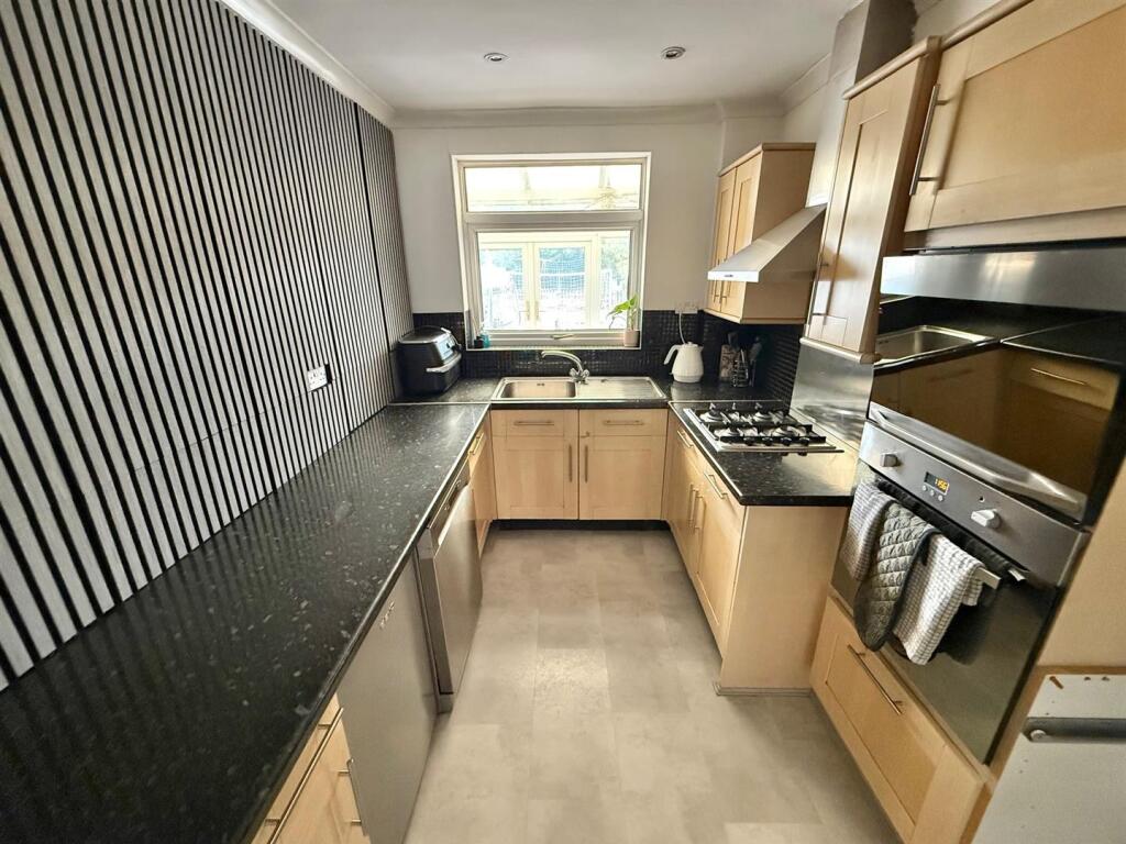 RR46 Kitchen.jpg