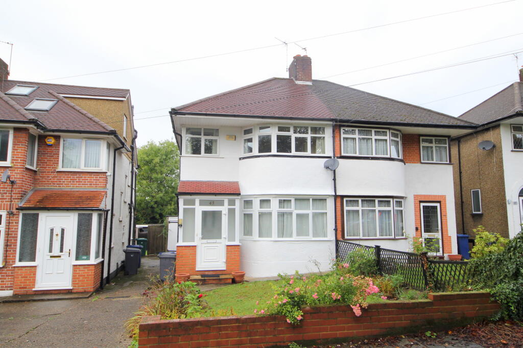 3 bedroom Semi Detached for rent