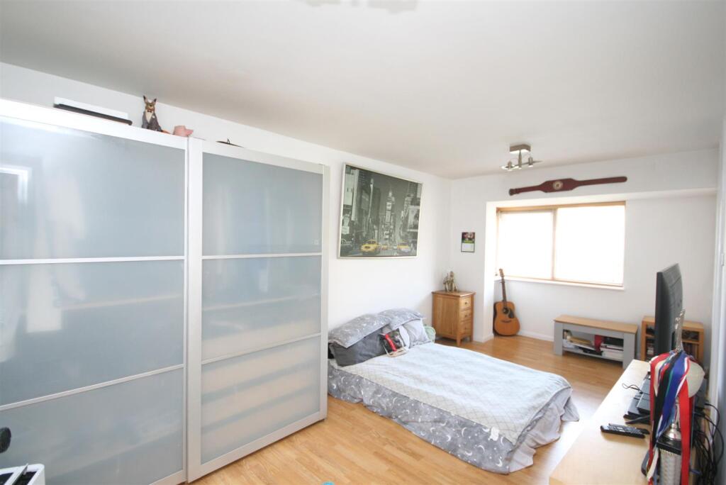 Studio Room