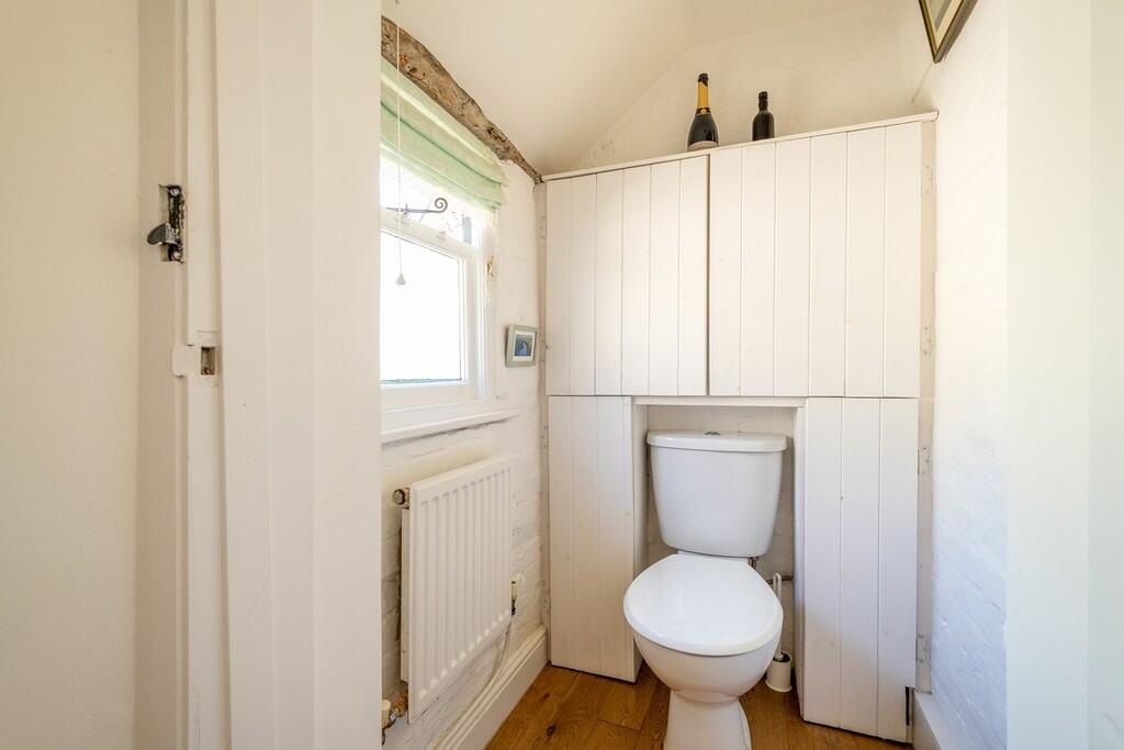 1440px-Neates Cot...