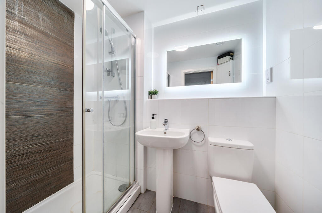 1382316-8-69204bf...