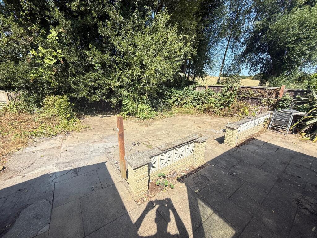 9 Lodges Close Garden