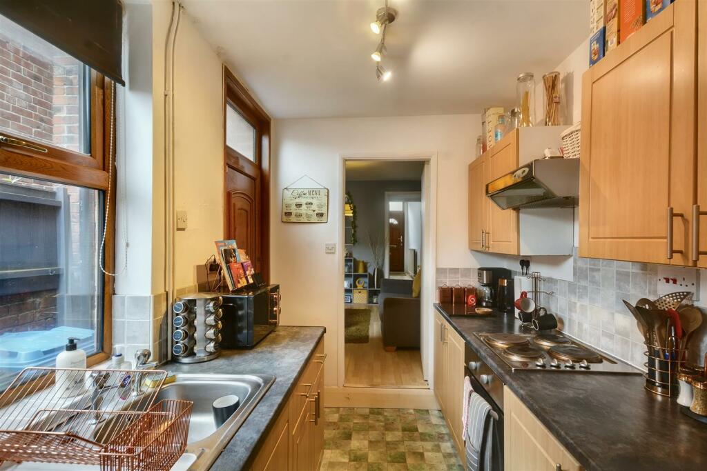 DSC_8383kitchen.jpeg