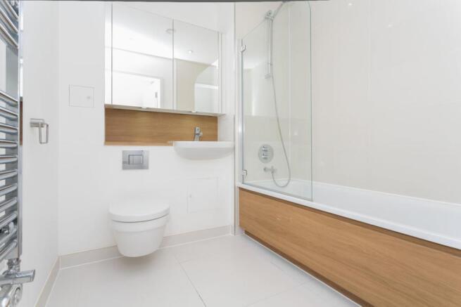 Bathroom 1.jpeg