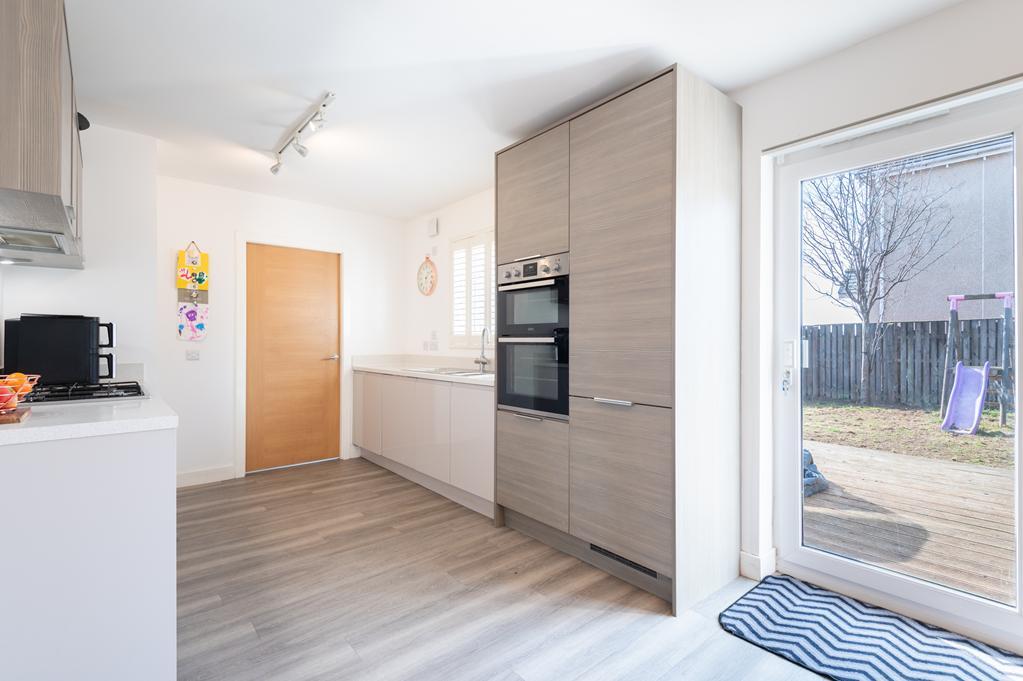 KITCHEN RIGHT